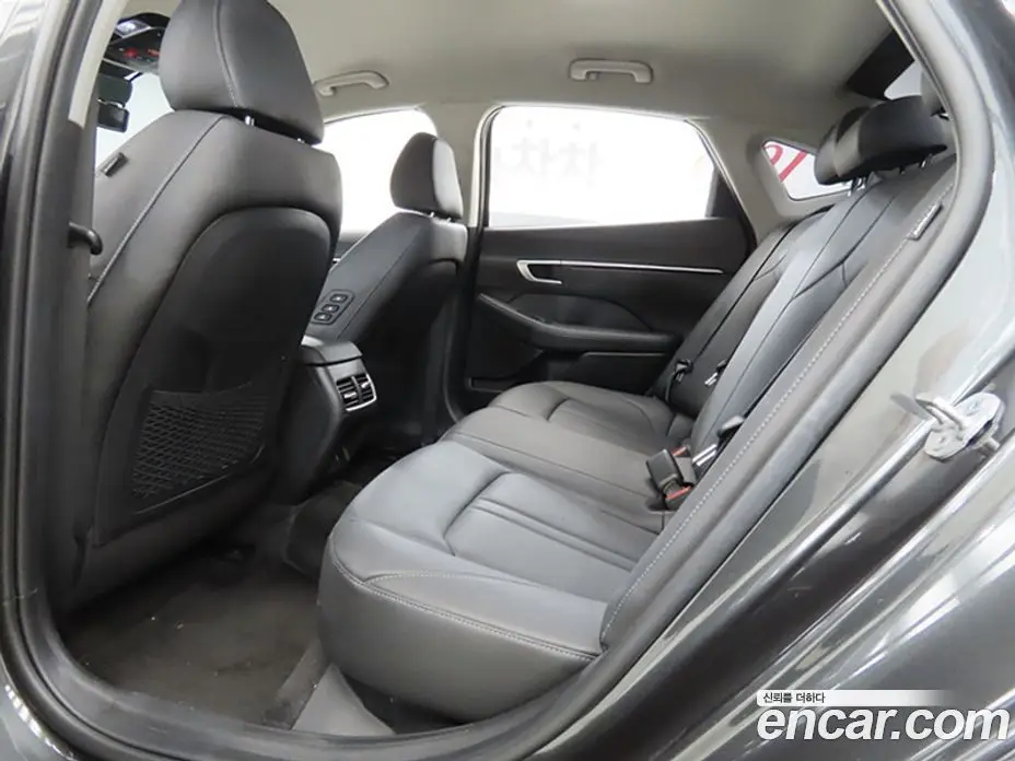 Hyundai Sonata 2024 2.0 автомат (гидро), фото 6