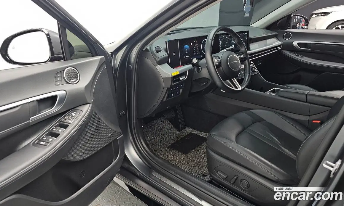 Hyundai Sonata 2024 1.6 автомат (гидро), фото 17