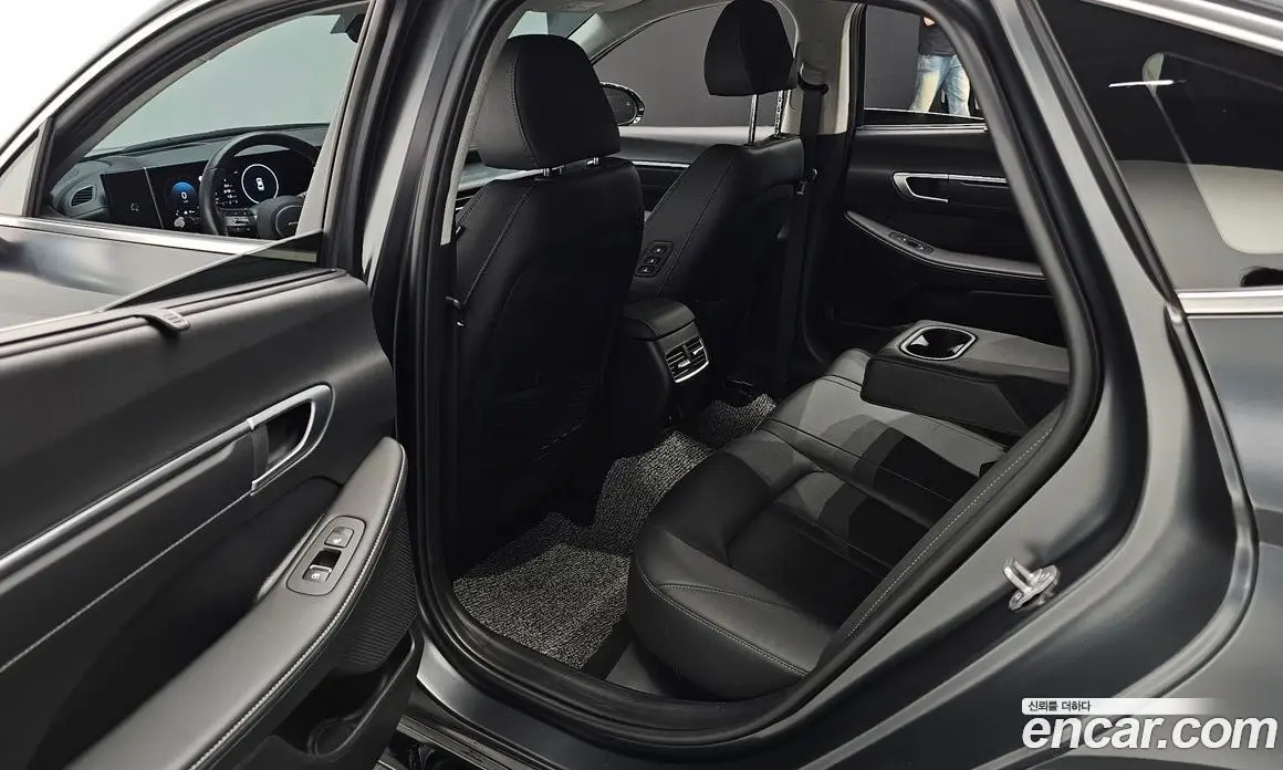 Hyundai Sonata 2024 1.6 автомат (гидро), фото 18