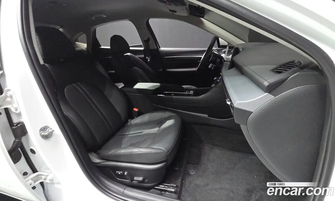 Hyundai Sonata 2024 2.0 автомат (гидро), фото 12