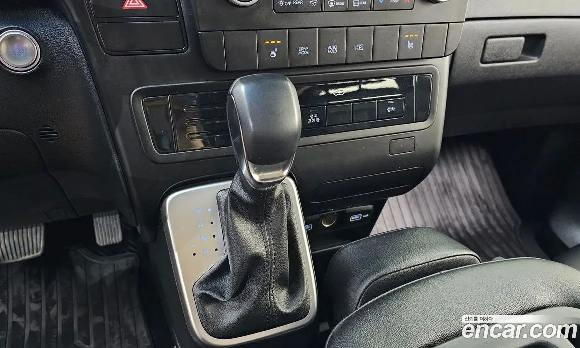 Hyundai Staria 2022 3.5 автомат (гидро), фото 11