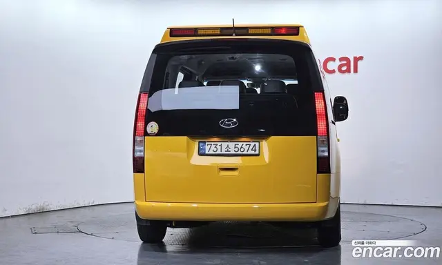 Hyundai Staria 2022 3.5 автомат (гидро), миниатюра 3