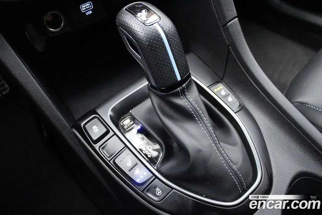 Hyundai Veloster 2022 2.0 автомат (гидро), фото 10