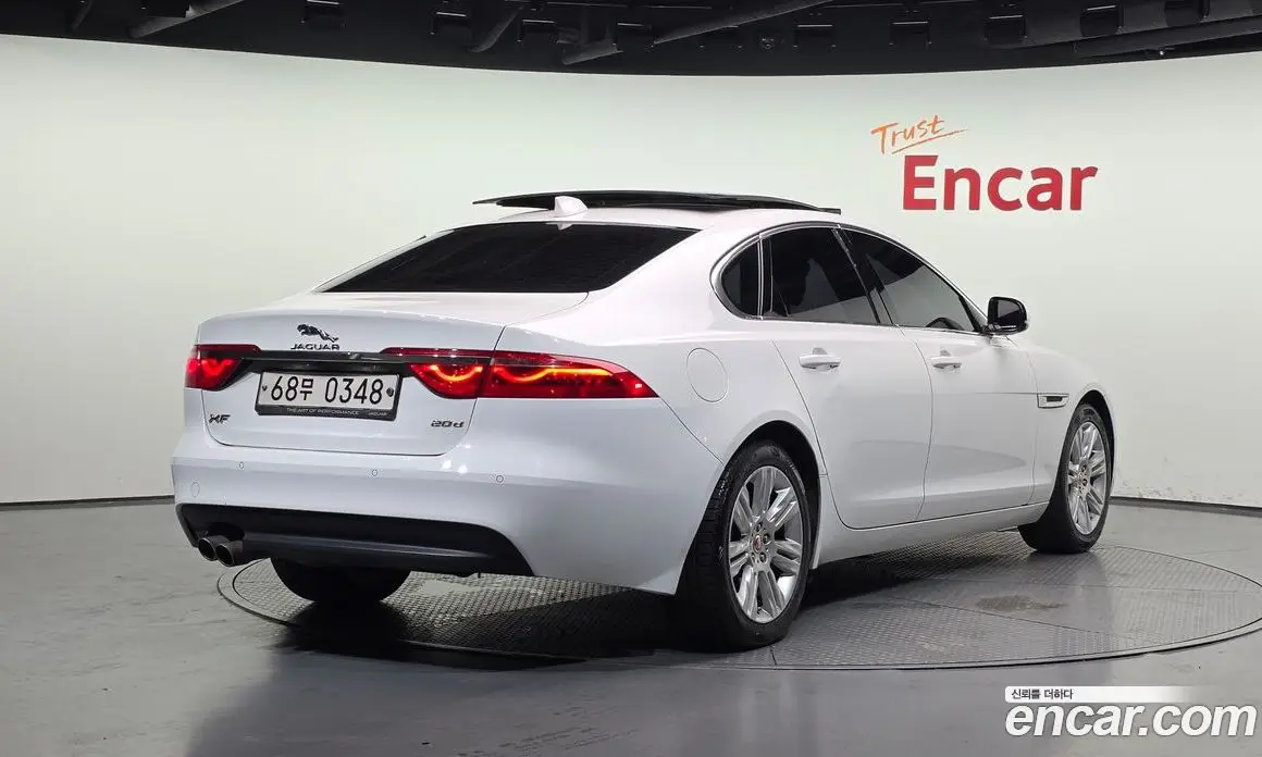 Jaguar XF 2016 2.0 автомат (гидро), фото 2 Jaguar XF 2016 2.0 автомат (гидро), фото 2
