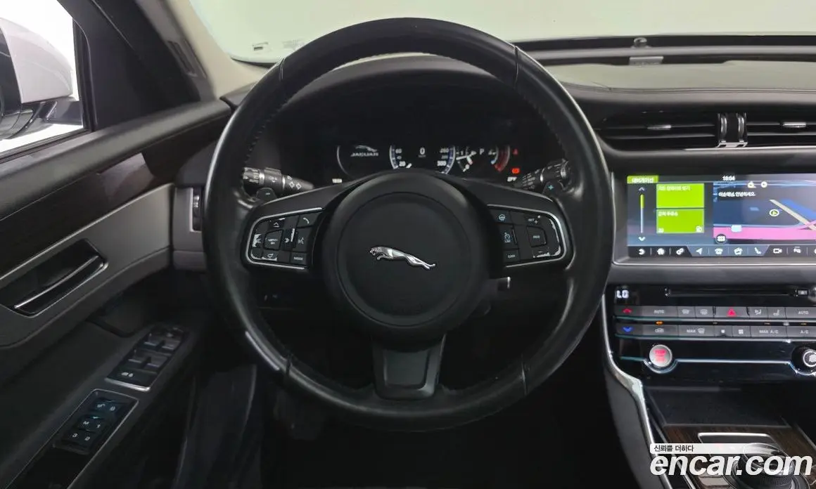 Jaguar XF 2016 2.0 автомат (гидро), фото 13 Jaguar XF 2016 2.0 автомат (гидро), фото 13