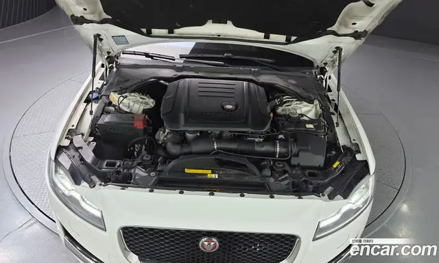 Jaguar XF 2016 2.0 автомат (гидро), миниатюра 6 Jaguar XF 2016 2.0 автомат (гидро), миниатюра 6