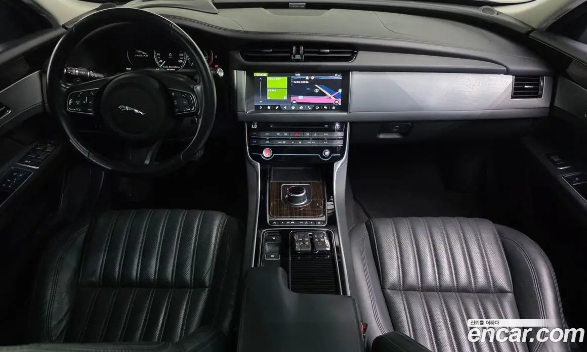 Jaguar XF 2016 2.0 автомат (гидро), фото 7 Jaguar XF 2016 2.0 автомат (гидро), фото 7