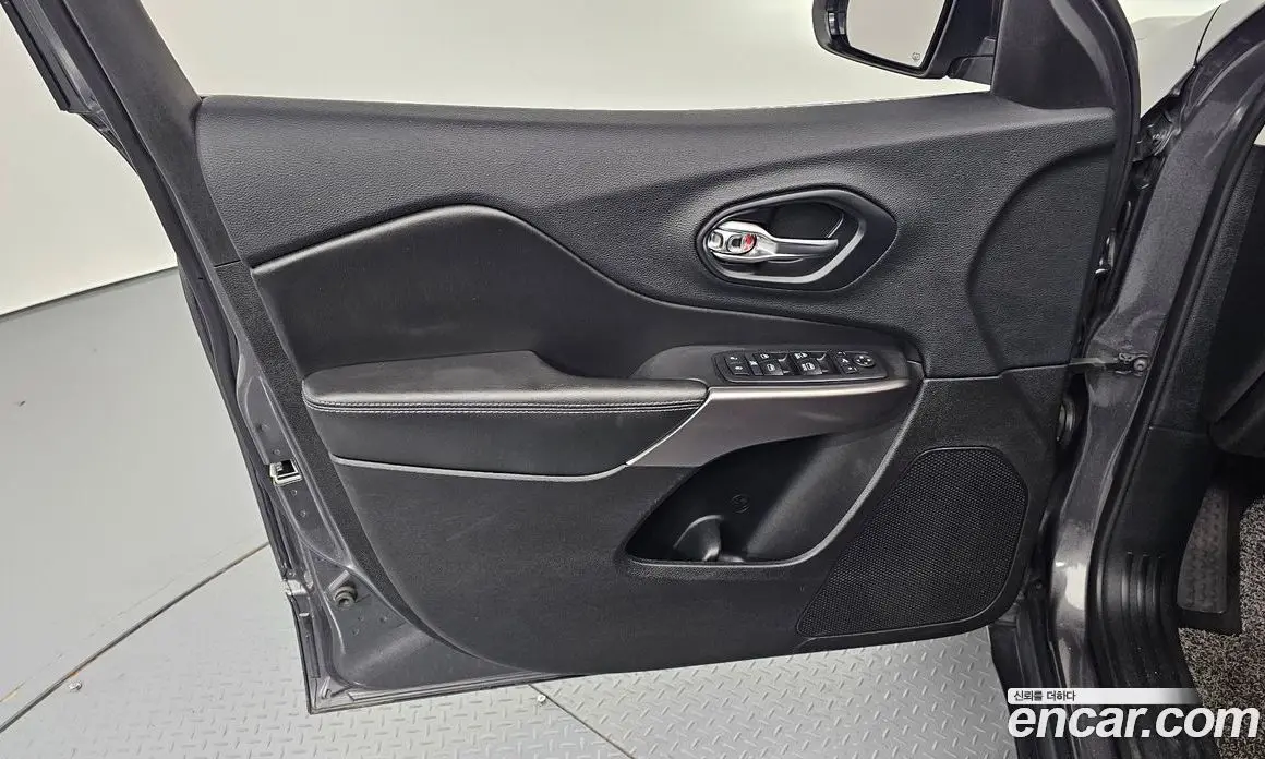 Jeep Cherokee 2018 2.4 автомат (гидро), фото 13