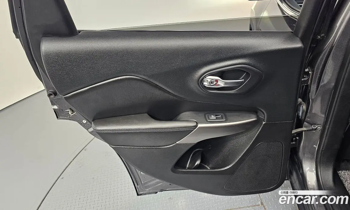 Jeep Cherokee 2018 2.4 автомат (гидро), фото 14