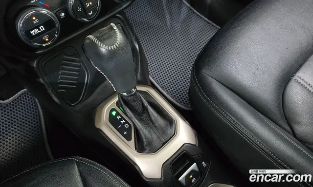 Jeep Renegade 2016 2.4 автомат (гидро), миниатюра 9