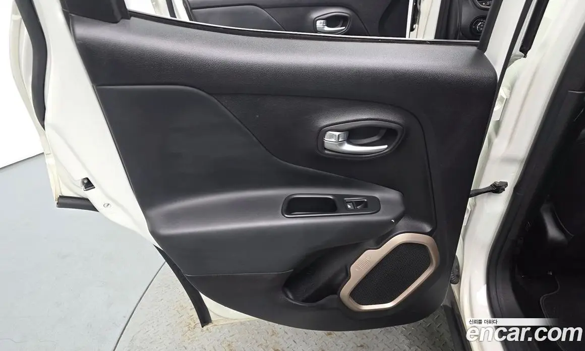 Jeep Renegade 2017 2.4 автомат (гидро), фото 14