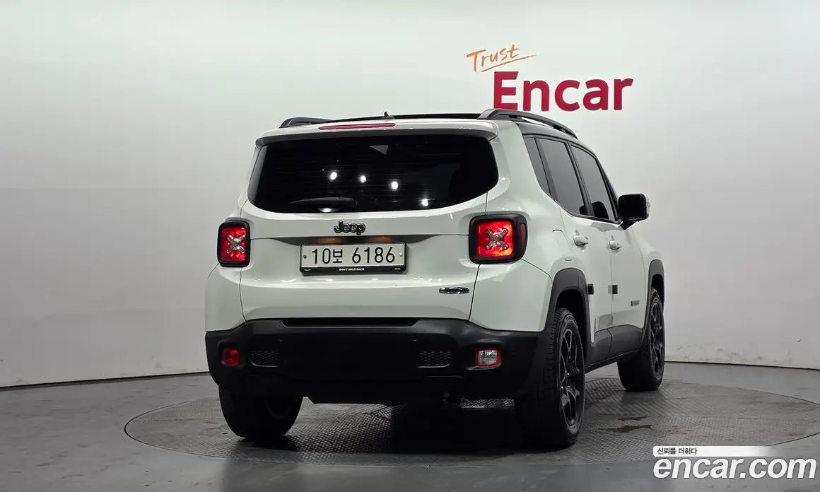 Jeep Renegade 2017 2.4 автомат (гидро), фото 3