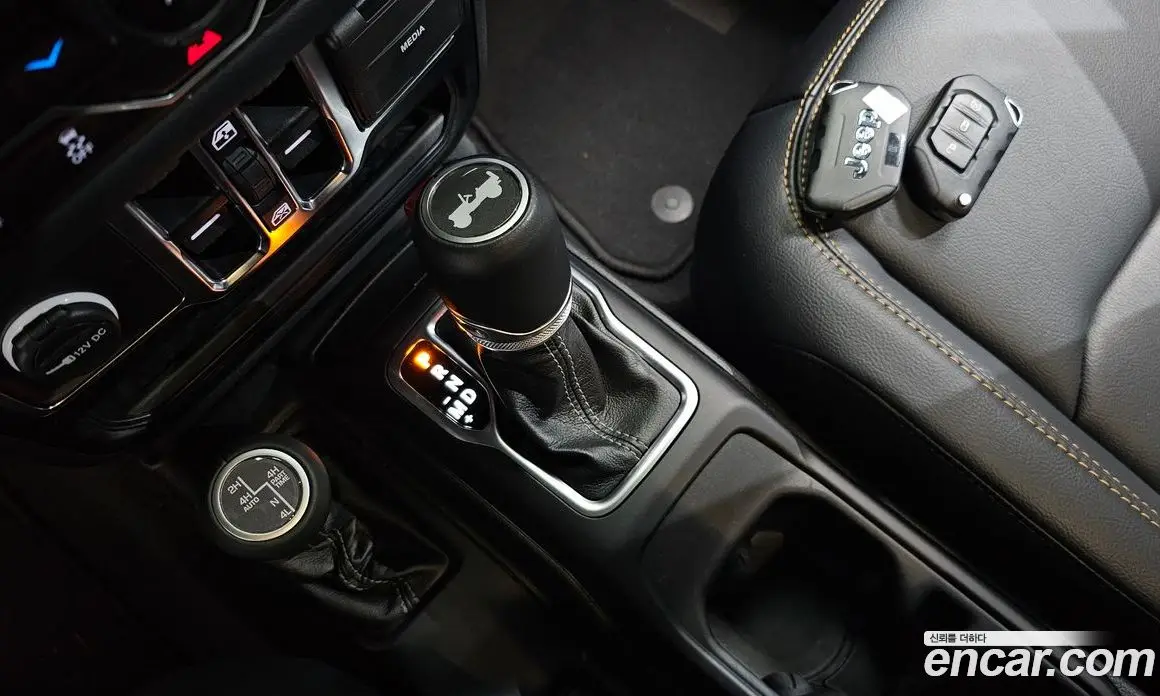 Jeep Wrangler 2024 2.0 автомат (гидро), фото 11
