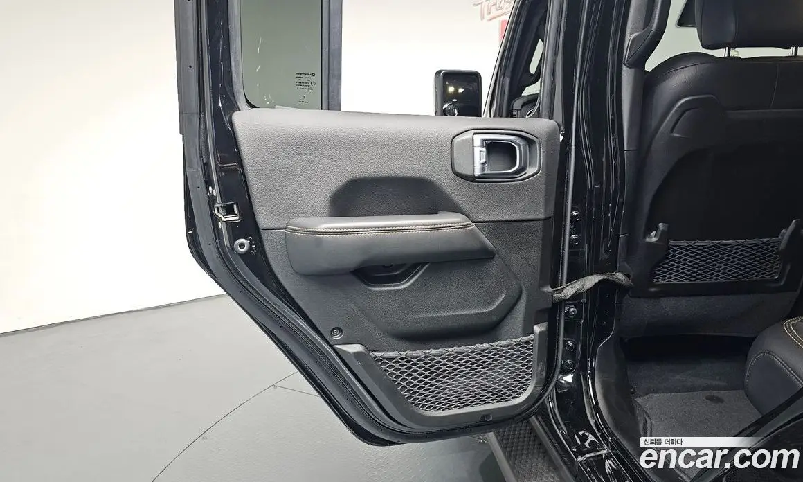 Jeep Wrangler 2024 2.0 автомат (гидро), фото 14
