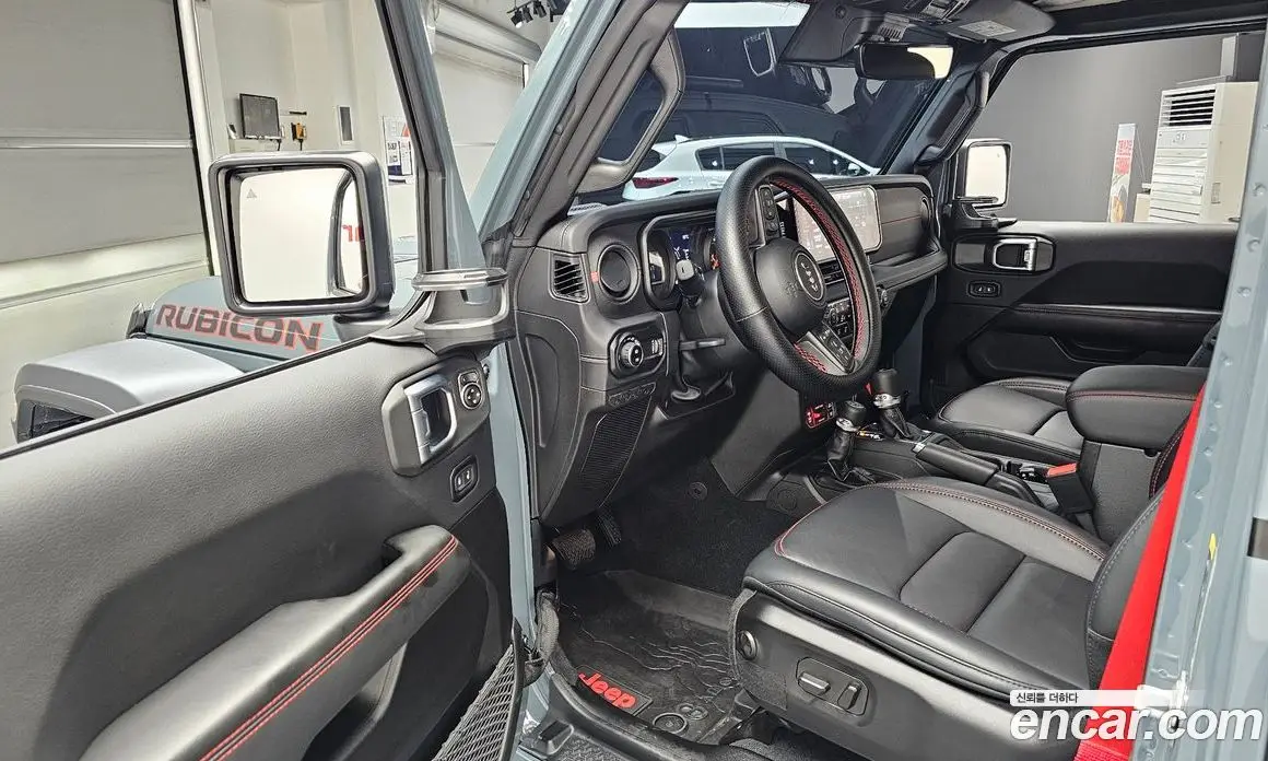 Jeep Wrangler 2024 2.0 автомат (гидро), фото 13