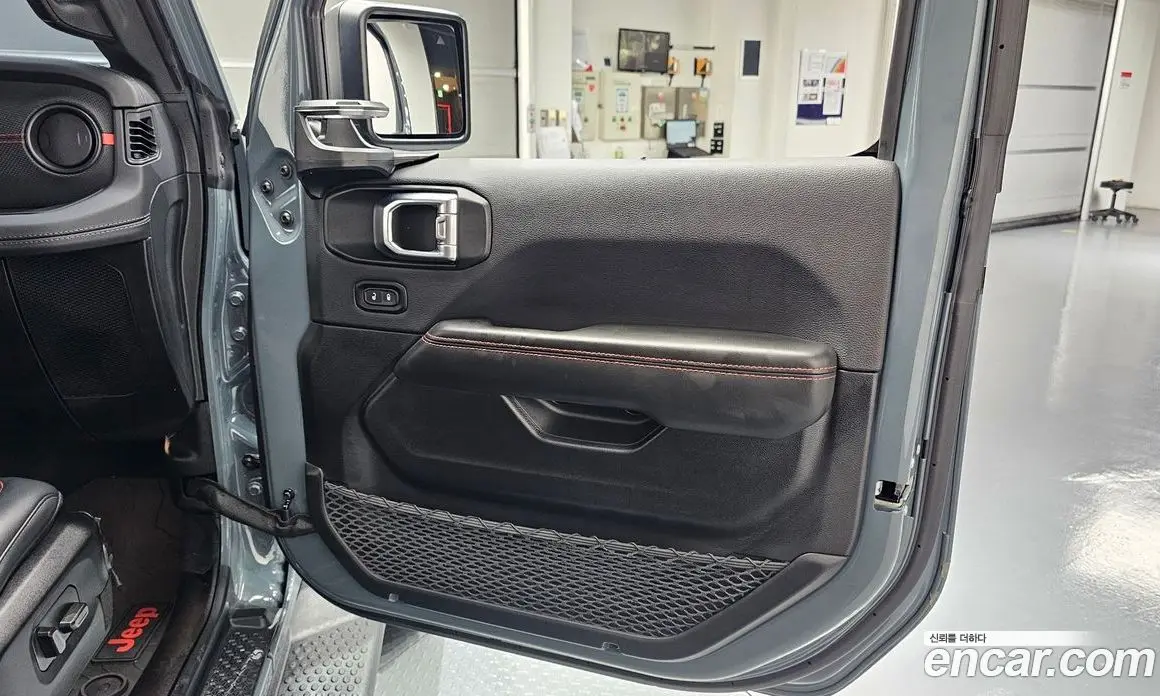 Jeep Wrangler 2024 2.0 автомат (гидро), фото 15