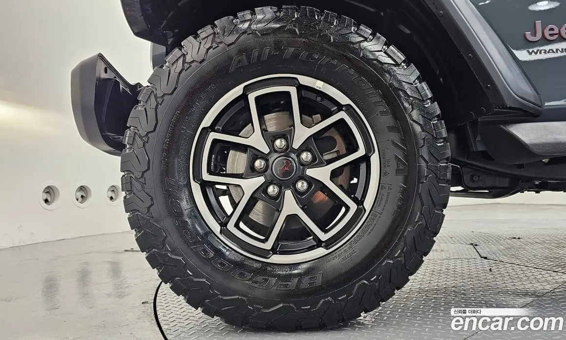 Jeep Wrangler 2024 2.0 автомат (гидро), фото 5