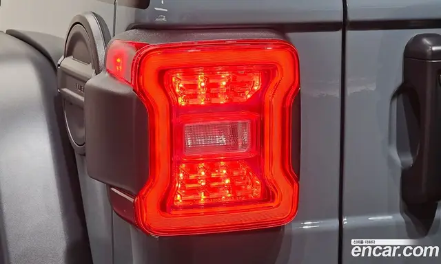 Jeep Wrangler 2024 2.0 автомат (гидро), миниатюра 9