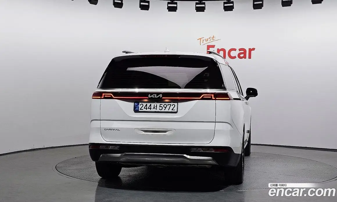 Kia Carnival 2023 2.2 автомат (гидро), фото 4
