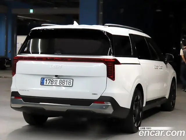 Kia Carnival 2024 1.6 автомат (гидро), миниатюра 2