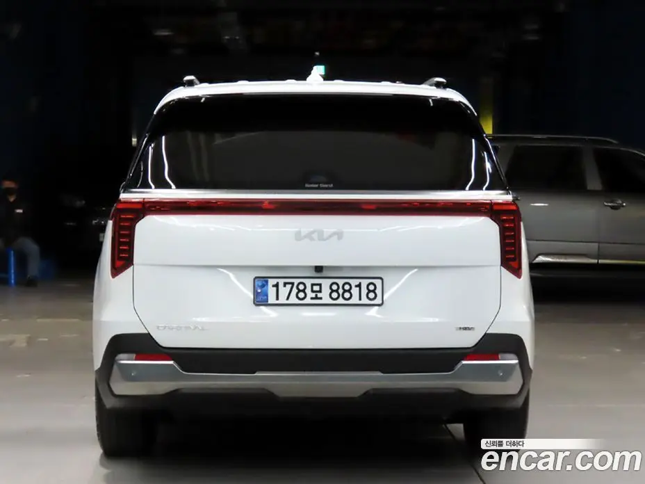 Kia Carnival 2024 1.6 автомат (гидро), фото 4