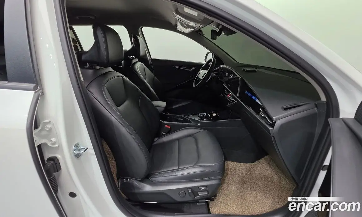 Kia Niro 2022 1.6 автомат (гидро), фото 13