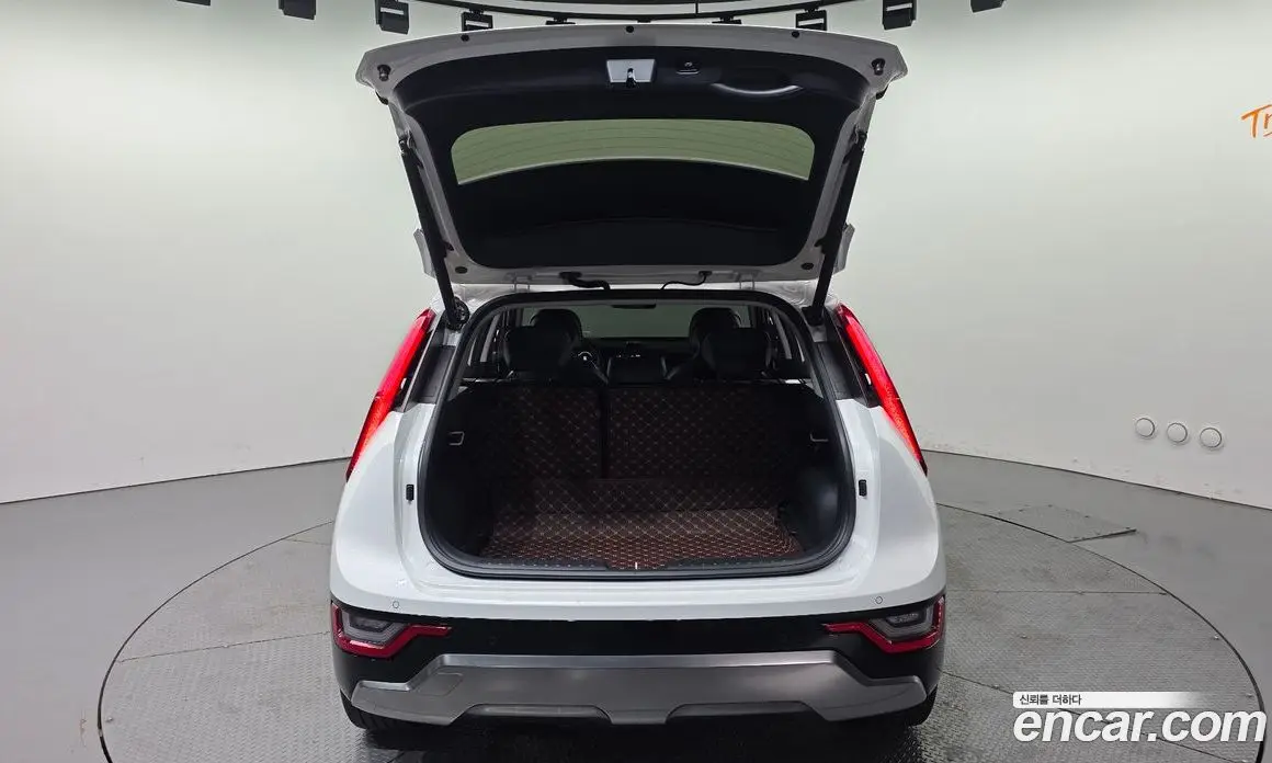 Kia Niro 2022 1.6 автомат (гидро), фото 28