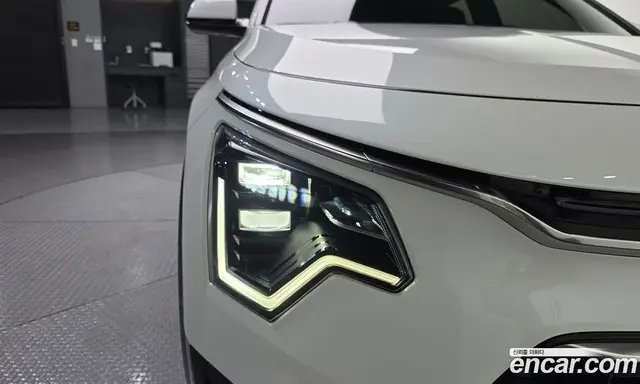 Kia Niro 2022 1.6 автомат (гидро), миниатюра 8