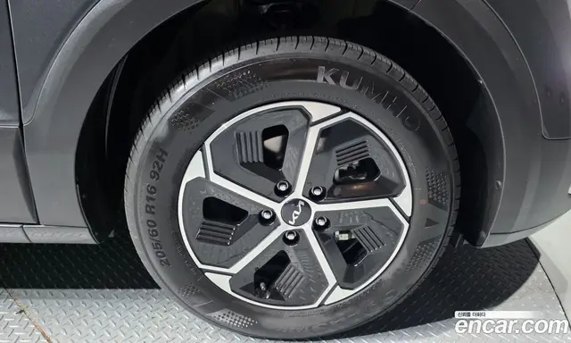 Kia Niro 2024 1.6 автомат (гидро), миниатюра 5