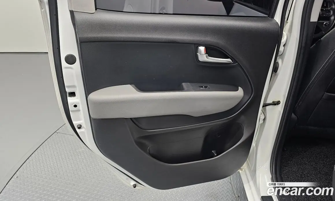 Kia Ray 2020 1.0 автомат (гидро), фото 15