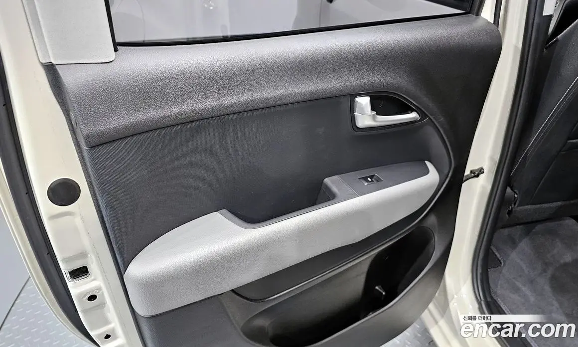 Kia Ray 2022 1.0 автомат (гидро), фото 15
