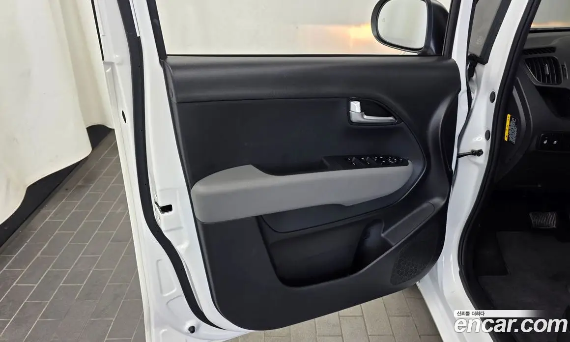 Kia Ray 2023 0.1 автомат (гидро), фото 14