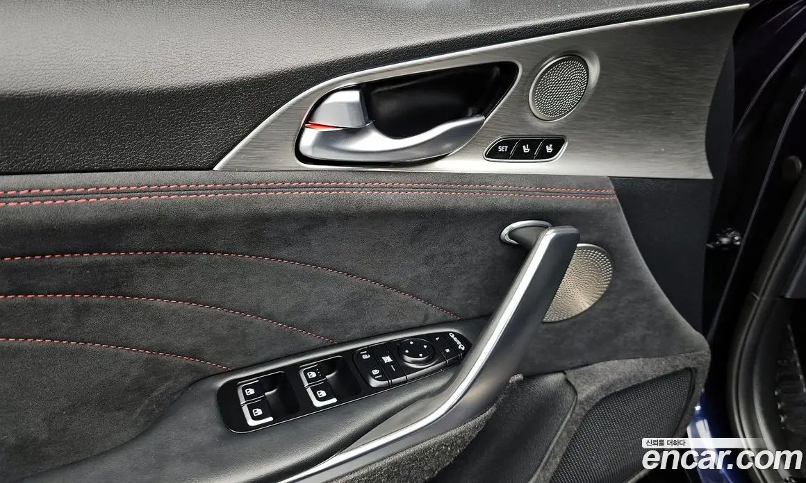 Kia Stinger 2022 3.3 автомат (гидро), фото 17