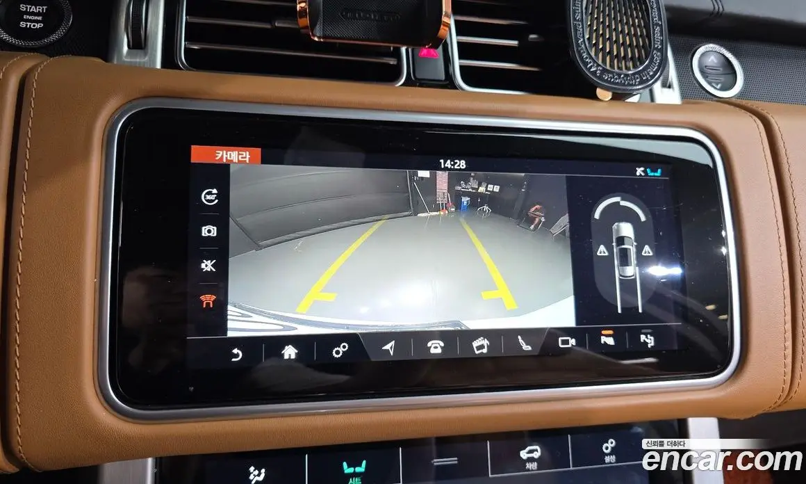 Land Rover Range Rover 2018 4.4 автомат (гидро), фото 16