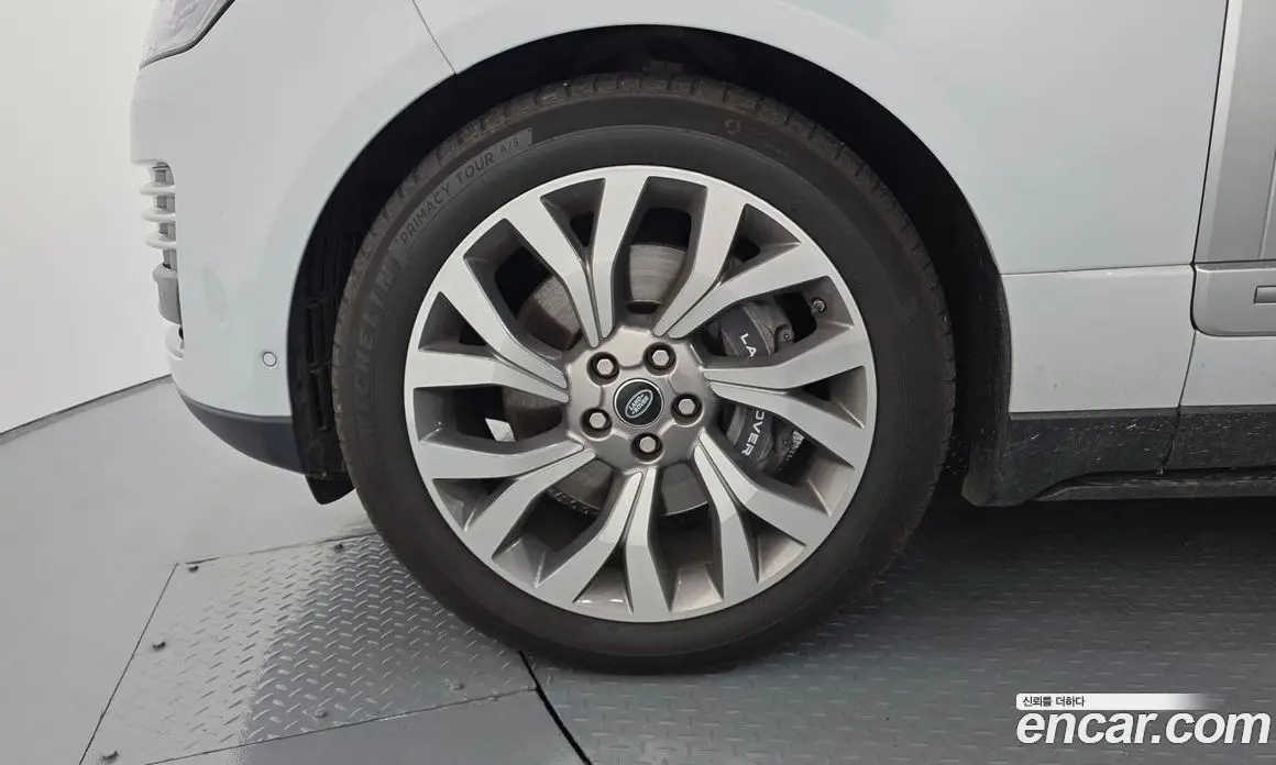 Land Rover Range Rover 2018 4.4 автомат (гидро), фото 5