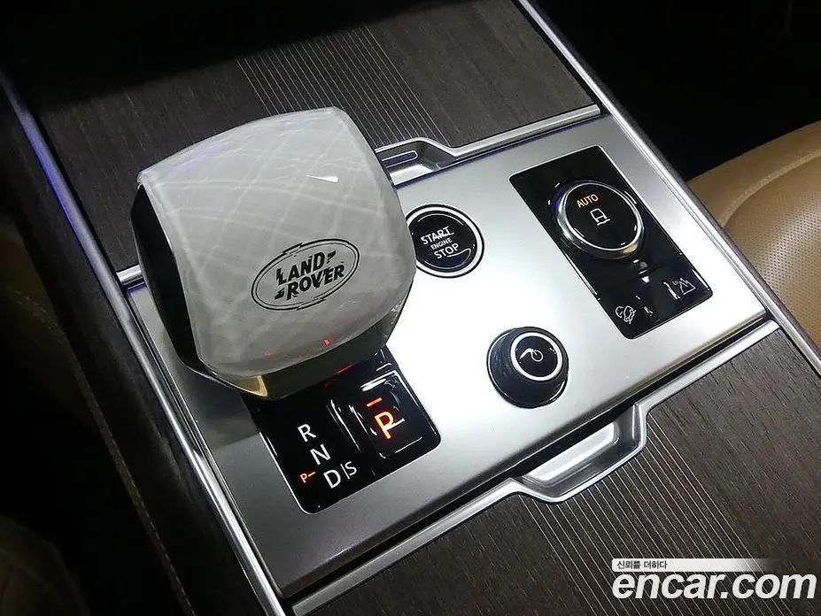 Land Rover Range Rover 2023 4.4 автомат (гидро), фото 15