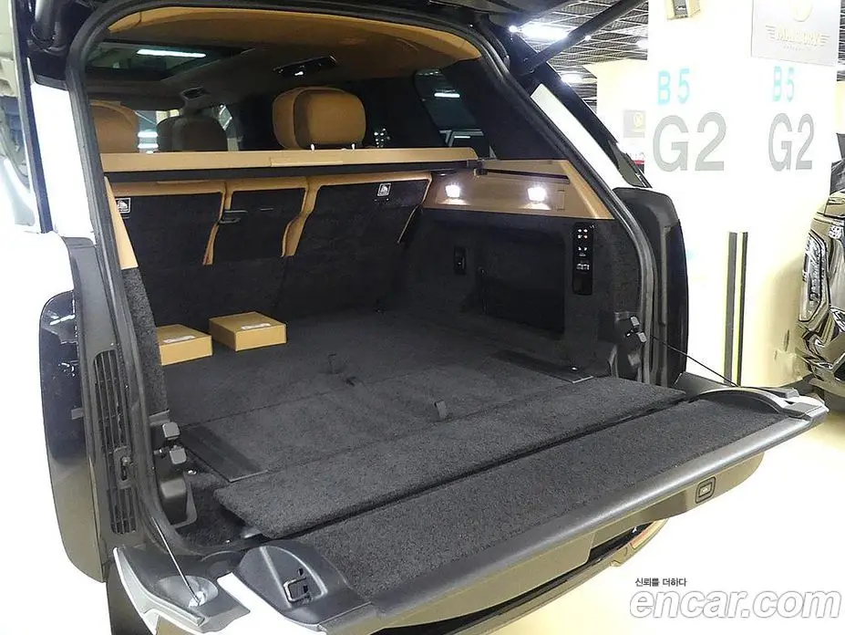 Land Rover Range Rover 2023 4.4 автомат (гидро), фото 9