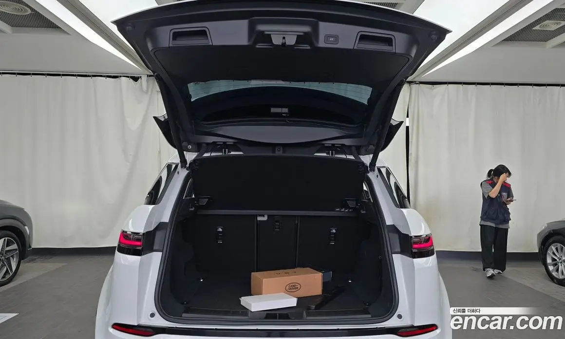 Land Rover Range Rover Evoque 2025 2.0 автомат (гидро), фото 20