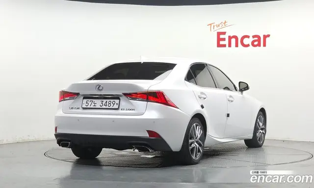 Lexus IS 2016 2.0 автомат (гидро), миниатюра 2 Lexus IS 2016 2.0 автомат (гидро), миниатюра 2