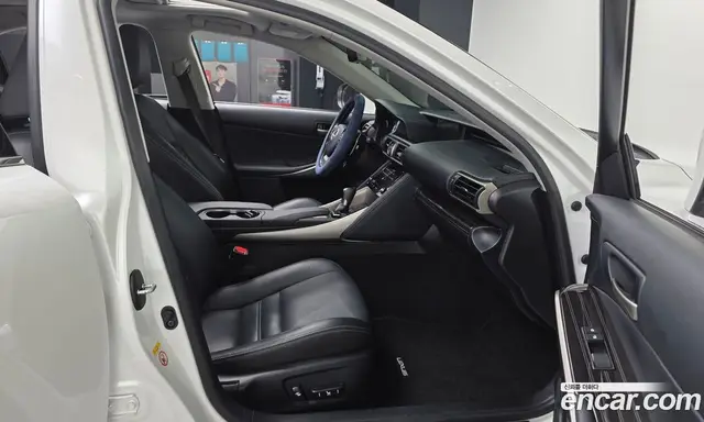 Lexus IS 2016 2.0 автомат (гидро), миниатюра 11 Lexus IS 2016 2.0 автомат (гидро), миниатюра 11