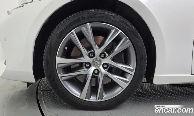 Lexus IS 2016 2.0 автомат (гидро), миниатюра 5 Lexus IS 2016 2.0 автомат (гидро), миниатюра 5