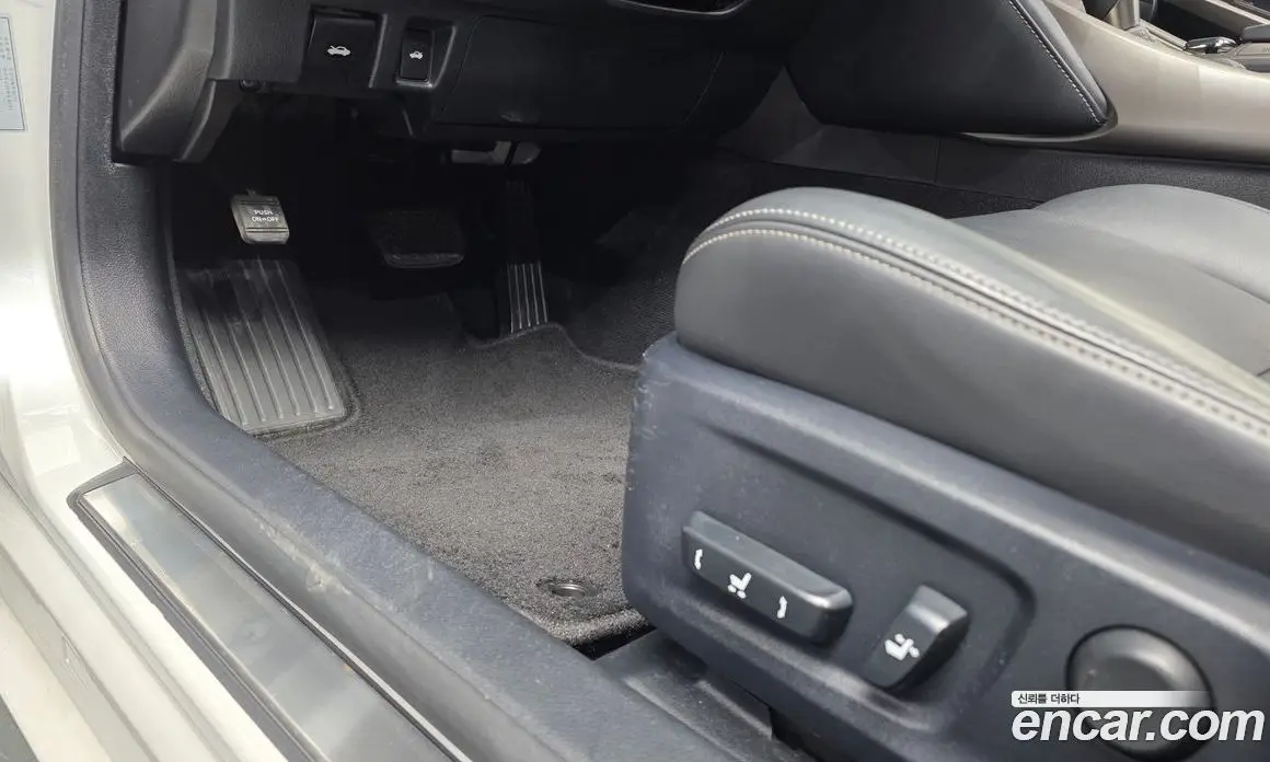 Lexus IS 2016 2.0 автомат (гидро), фото 9 Lexus IS 2016 2.0 автомат (гидро), фото 9