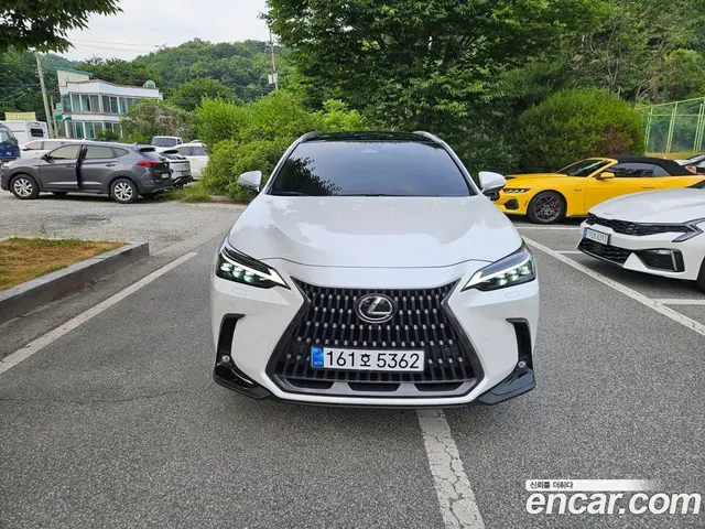 Lexus NX 2024 2.5 автомат (гидро), миниатюра 2