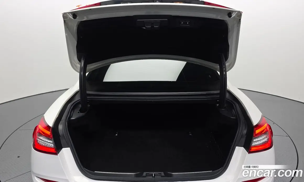 Maserati Quattroporte 2016 3.0 автомат (гидро), фото 20 Maserati Quattroporte 2016 3.0 автомат (гидро), фото 20