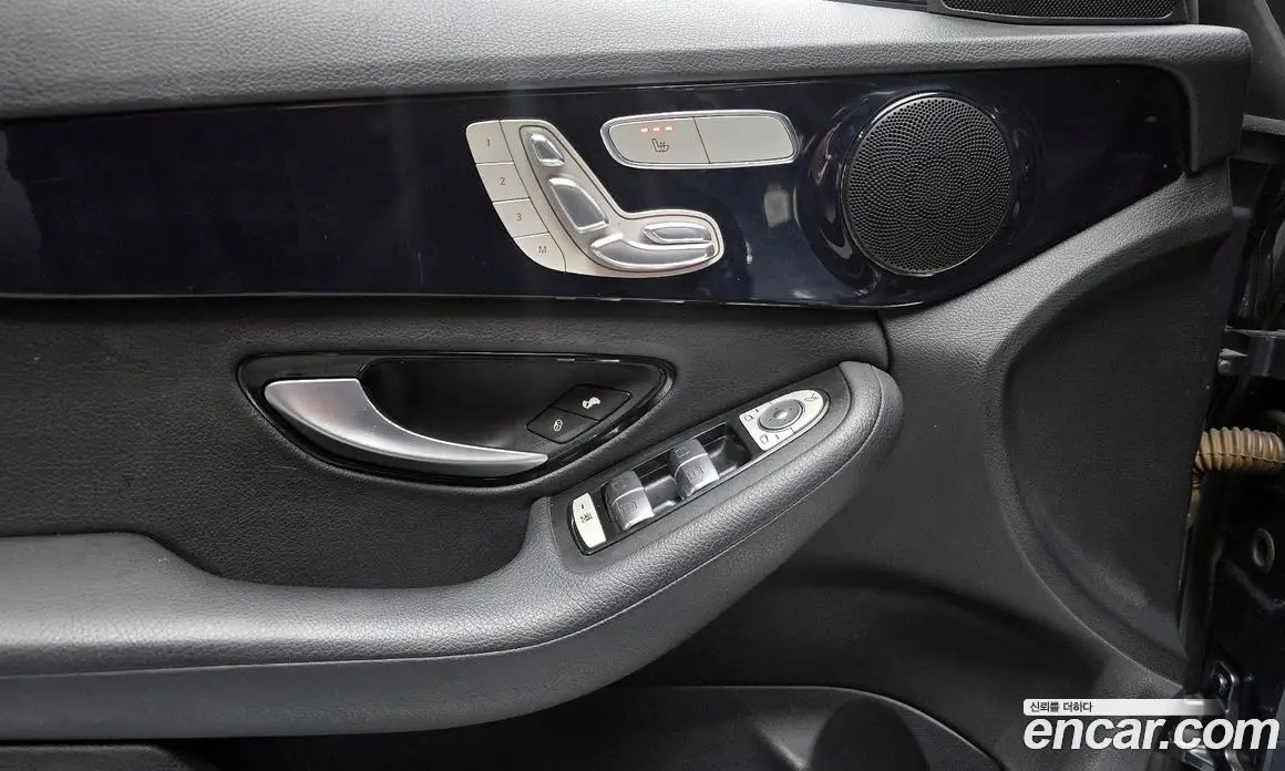 Mercedes-Benz C-Class 2015 2.0 гидро, фото 18 Mercedes-Benz C-Class 2015 2.0 гидро, фото 18