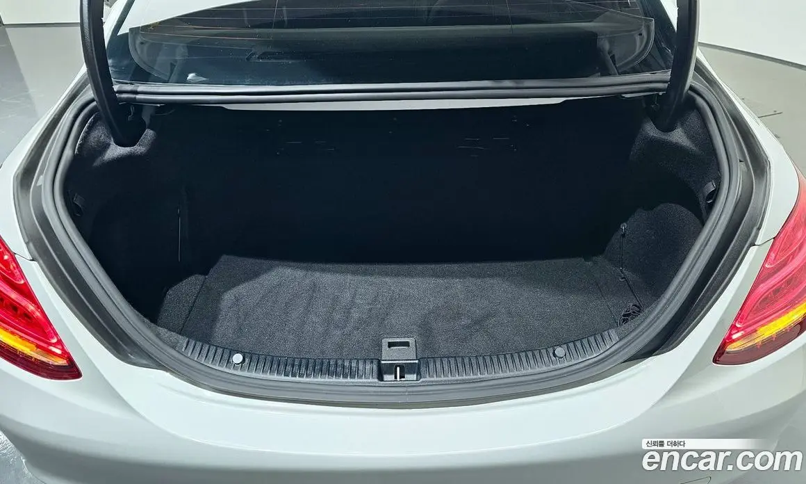 Mercedes-Benz C-Class 2017 1.6 гидро, фото 20 Mercedes-Benz C-Class 2017 1.6 гидро, фото 20