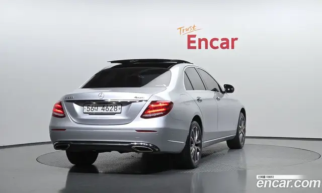 Mercedes-Benz E-Class 2017 2.0 автомат (гидро), миниатюра 2