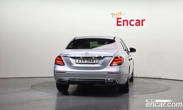 Mercedes-Benz E-Class 2017 2.0 автомат (гидро), миниатюра 4