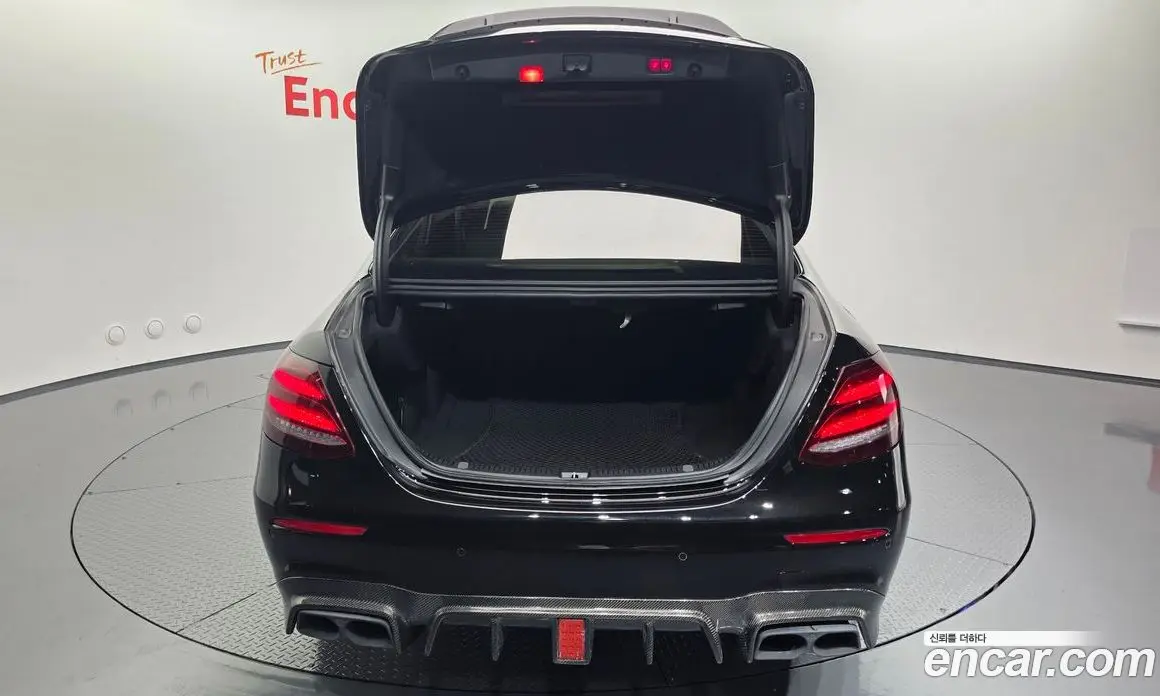 Mercedes-Benz E-Class 2018 4.0 гидро, фото 31 Mercedes-Benz E-Class 2018 4.0 гидро, фото 31