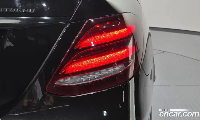 Mercedes-Benz E-Class 2018 4.0 гидро, миниатюра 8 Mercedes-Benz E-Class 2018 4.0 гидро, миниатюра 8